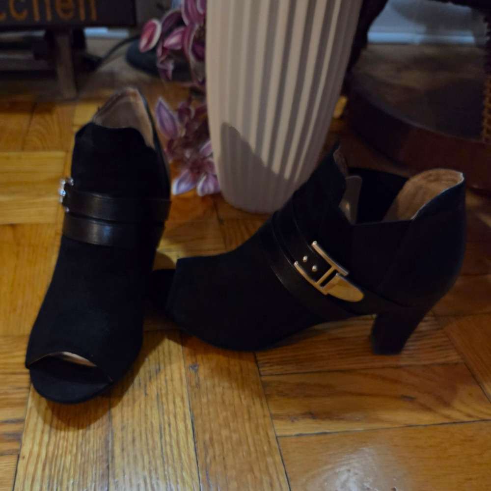 Nwob Abella True Comfort Women’s Black Open Toe Ankle Bootie Buckle Sz 8.5